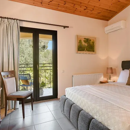 Vivian's - Endless View Svoronata