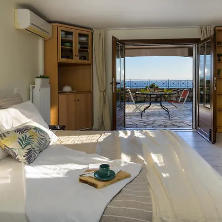 Vivian's - Endless View