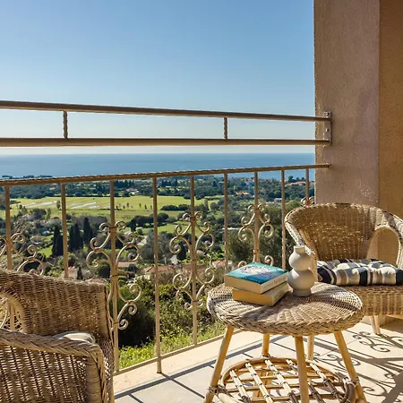 Vivian's - Endless View *