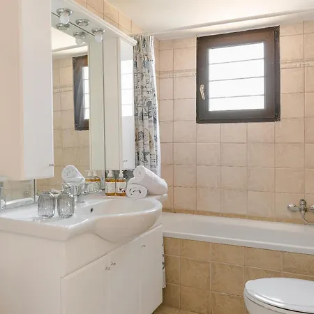 Vivian's - Endless View Lägenhet Svoronata